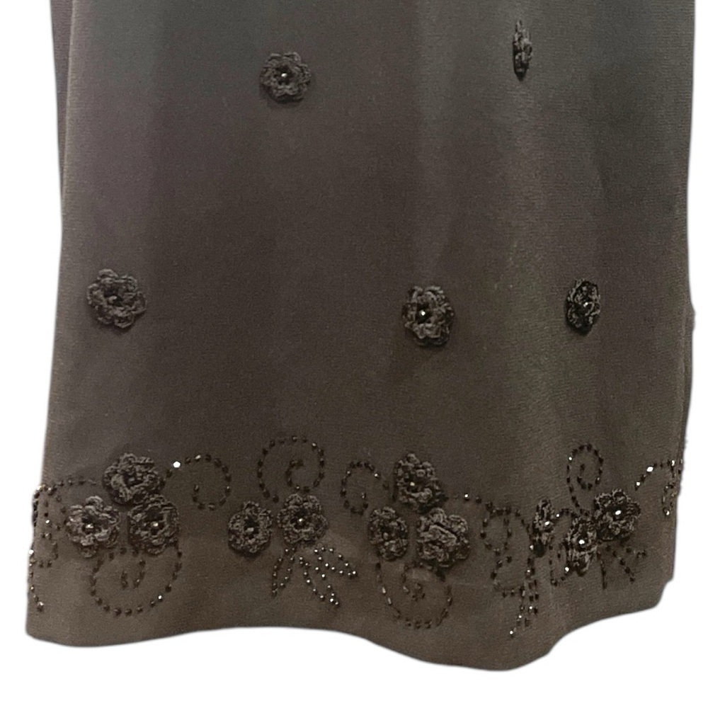 BRAEMAR SZ 9/10 black sheath dress with flower appliqué and beading back split